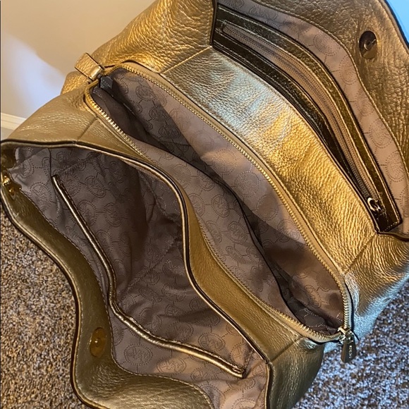 Mk purse - Picture 2 of 2